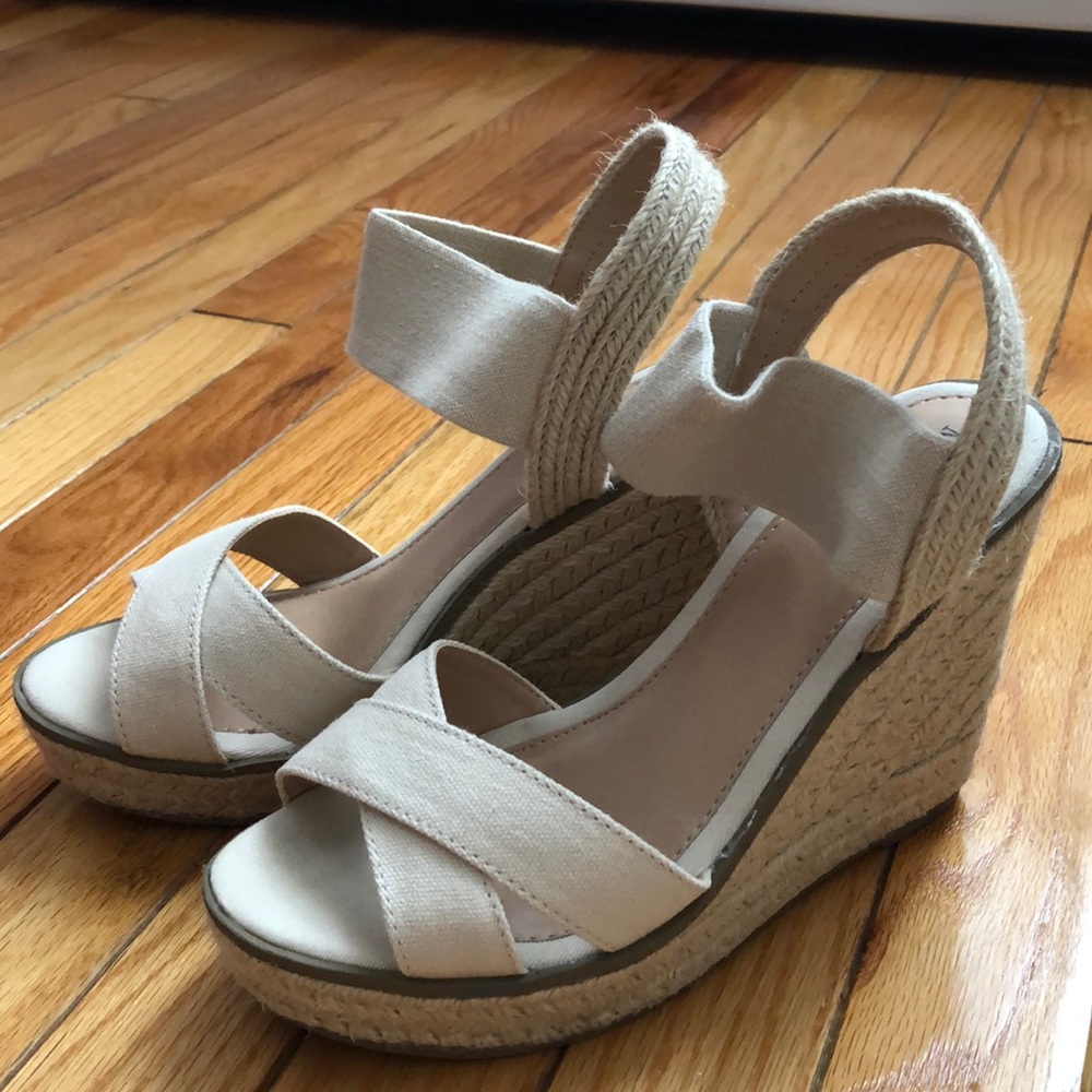 Merona Buffy wedge sandals in EUC sz 7.5